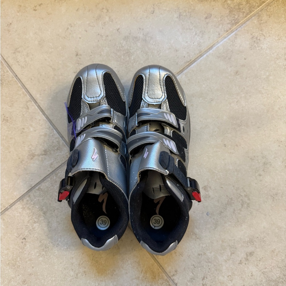 PRE -OWNED BODY GEOMETRY SPECIALIST BG CYCLING WOMEN'S SHOE SIZE 39